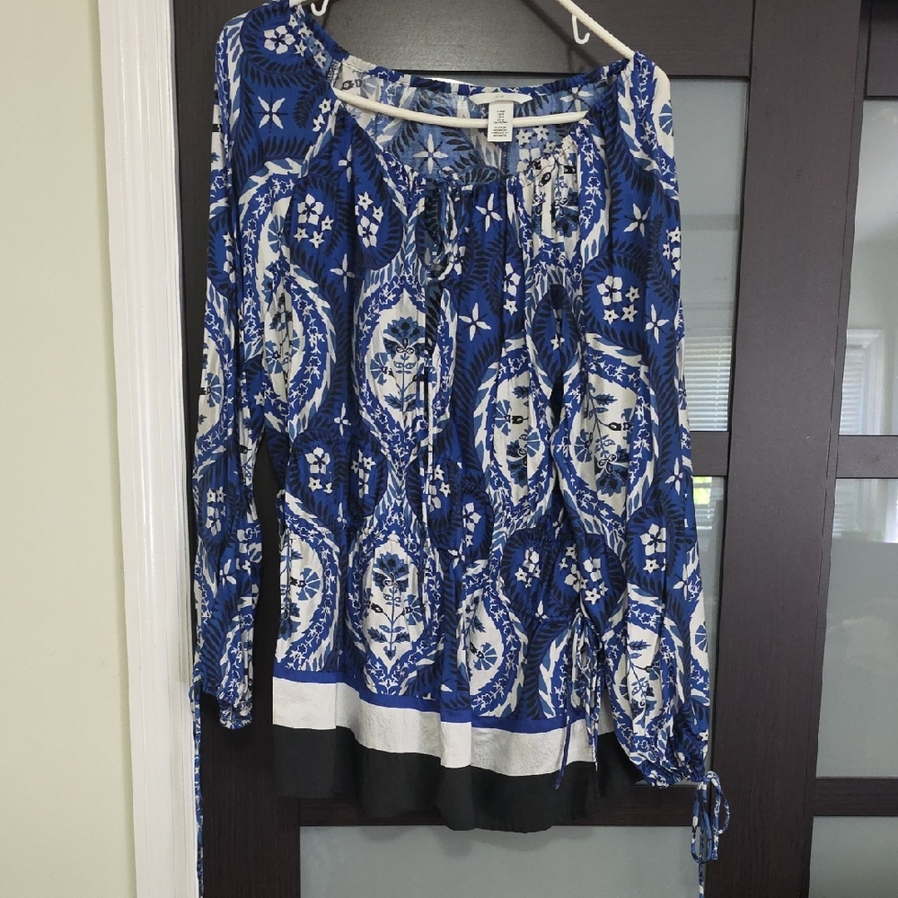 Blue and White Women's Top